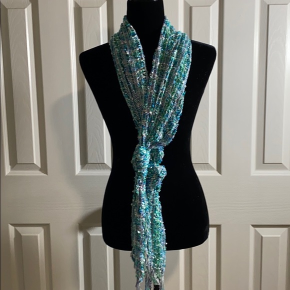 End of year Clearance Sale!  
Beautiful and delicate scarf - Picture 8 of 8